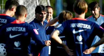 Zlatko Dalić s igračima na treningu 