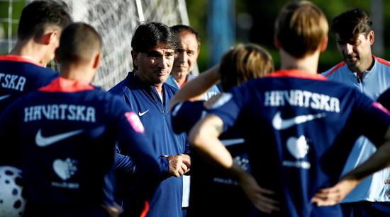 Zlatko Dalić s igračima na treningu 
