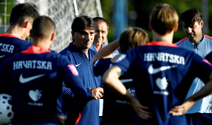 Zlatko Dalić s igračima na treningu 