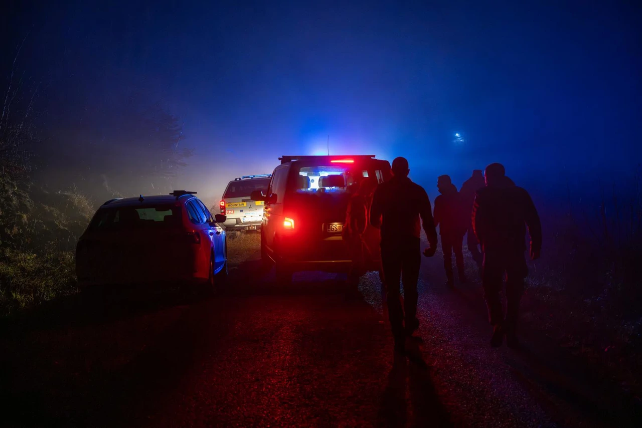 Hitne službe na mjestu zrakoplovne nesreće, Foto: Hrvoje Kostelac /PIXSELL