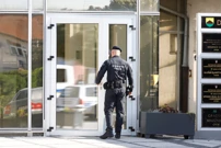 Istražitelji iznose dokazni materijal iz Gradske uprave, Foto: Vlado Kos/CROPIX