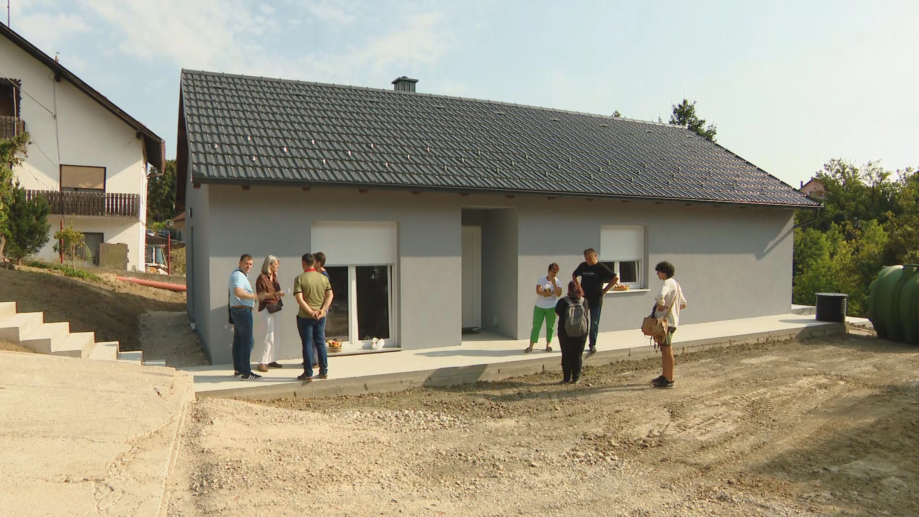 Radovi na obnovi nakon potresa i dalje traju: Dvije obitelji dobile zamjenske kuće