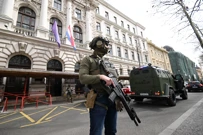Privođenje osumnjičenih za trgovinu drogom , Foto: Marko Lukunic/Pixsell
