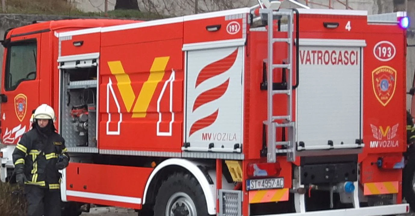 Požar obiteljske kuće u Vukovaru, vatrogasci pronašli tijelo muškarca