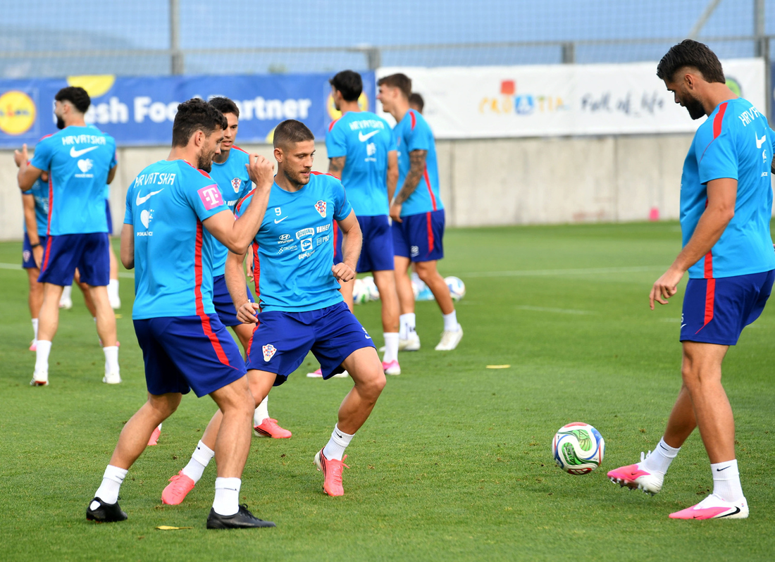 Trening hrvatske nogometne reprezentacije u Rijeci, Foto: Damir Skomrlj/CROPIX