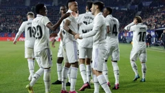 Strijelac Marco Asensio sa suigračima