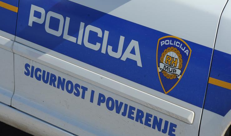 Pao manji zrakoplov u Vrsaru, jedna osoba ozlijeđe