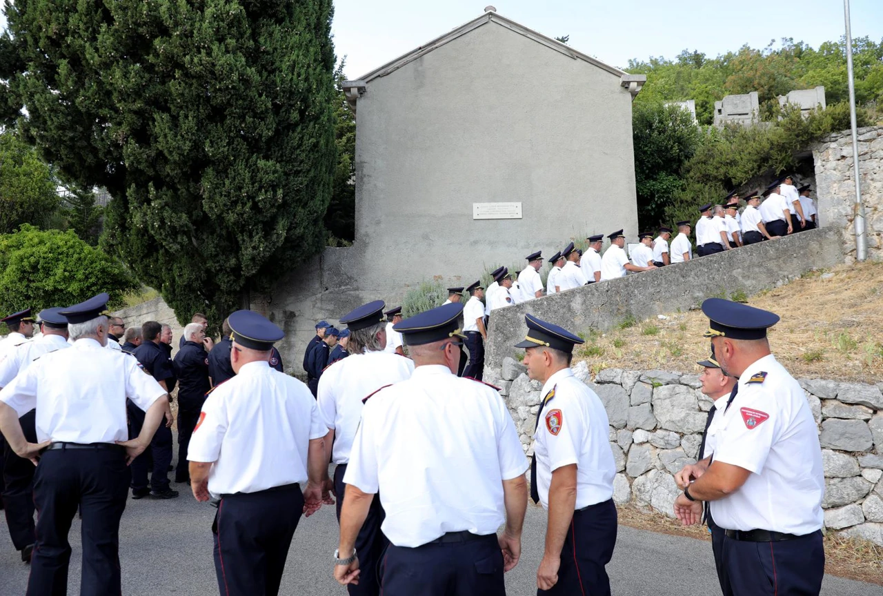 Komemoracija za poginulog vatrogasca Gorana Komlenca , Foto: Grgo Jelavić/PIXSELL