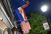 Američka i hrvatska zastava u Alexandriji, Foto: Boris Kovacev/CROPIX