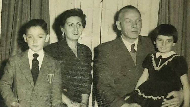 Lovre Rendić s obitelji