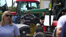 Građani traktorima blokirali ulaz na odlagalište otpada Jakuševec