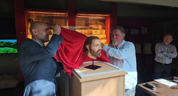 Otkrivanje rekonstruiranog lica muškarca iz 9. stoljeća - Antonijo Brajković, gradonačelnik Skradina i arheolog mr. sc. Željko Krnčević