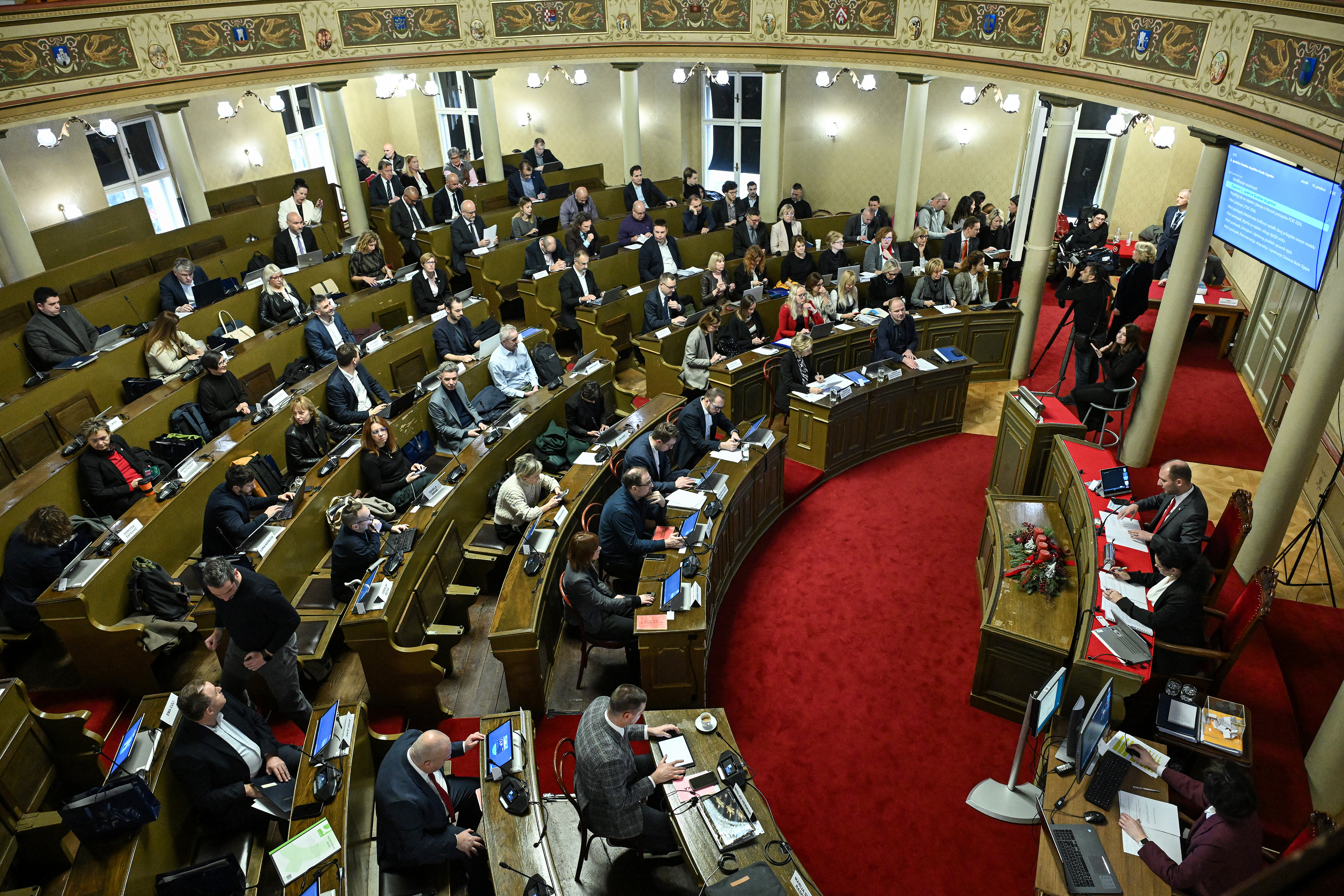 pxl 161225 143576776 20251216112724