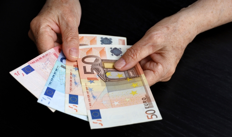 Grad Rijeka dodjeljuje blagdansku potporu umirovljenicima i starijim osobama