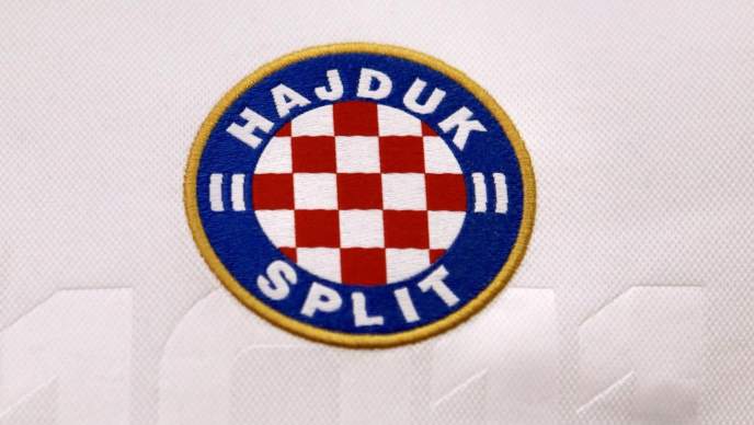 hajdukov grb na dresu pxl 301218 23105723 20210123214422