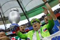 Slovenski navijač na stadionu, Foto: Wolfgang Rattay/REUTERS
