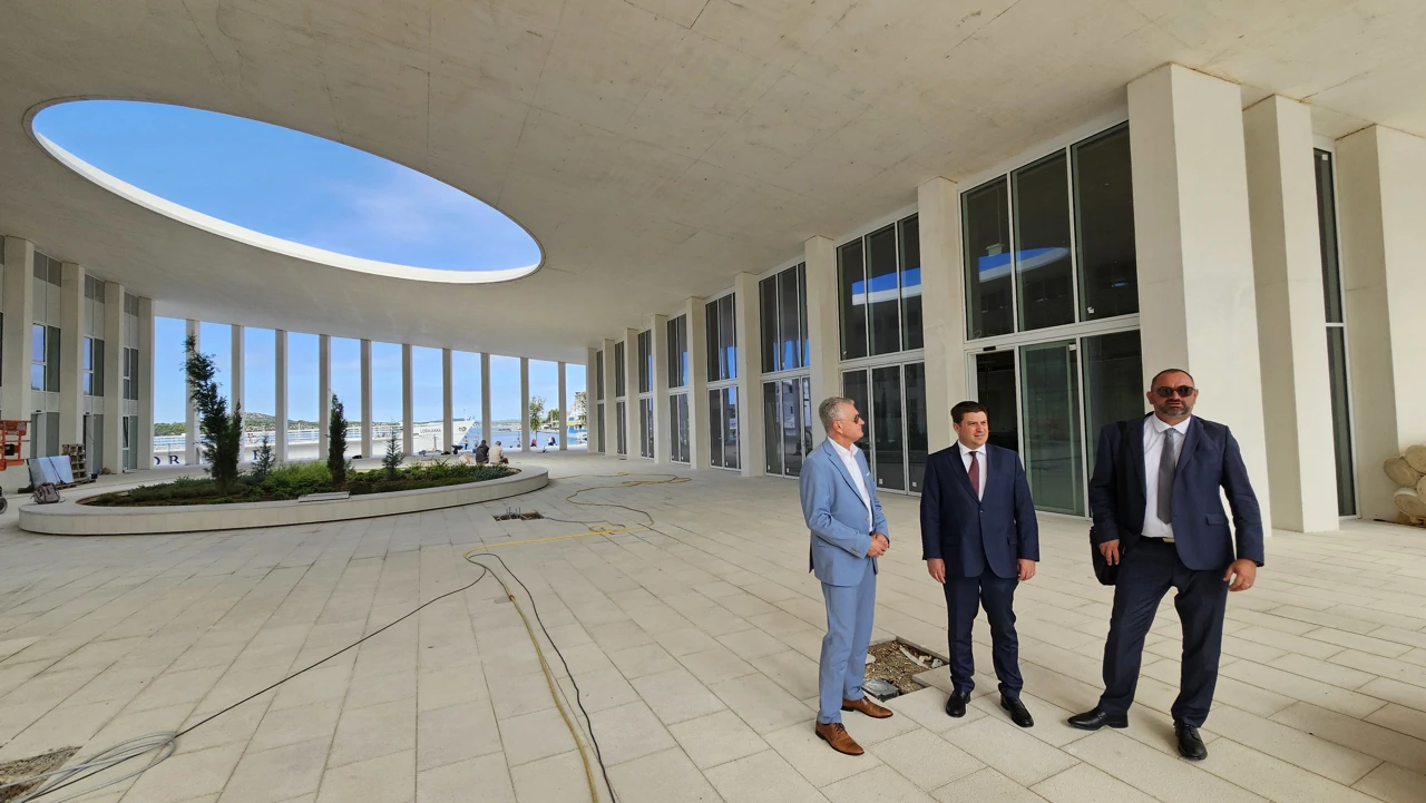 Ministar Butković na gradilištu putničkog terminala u šibenskoj luci, Foto: H. Gunjača/HRT