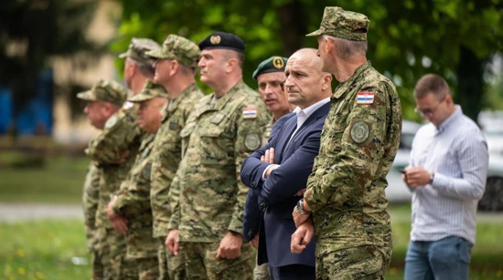 Defense Minister Anušić and Gen. Kundid at the military barracks in Pleso