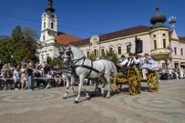 70-tak folklornih skupine prodefiliralo u pjesmi i plesu na 60. Vinkovačkim jesenima, Foto: Davor Javorovic/PIXSELL