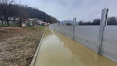Na obali Une postavljen sustav obrane od poplave