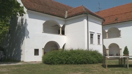 Ljetno ambijentalno kazalište u dvorištu palače Sermage