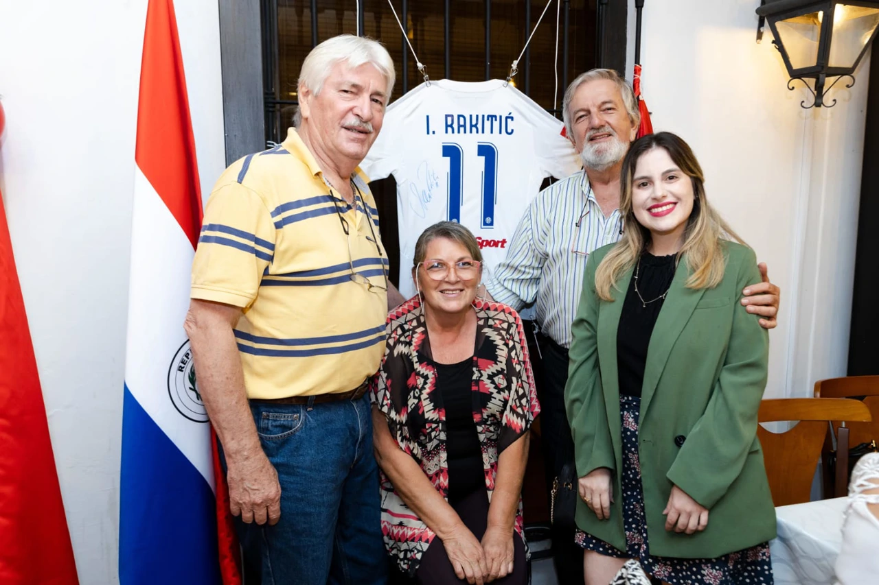 Obitelj Ruso, Foto: Andrea Sosa Marachi/-