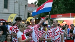 Zagrepčani se pripremaju za javno gledanje utakmice Hrvatska - Engleska, Foto: Damir Krajac/CROPIX
