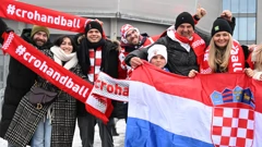 Navijači ispred Unity Arene