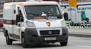 Blindirani kombi zaštitarske tvrtke Sokol Security 