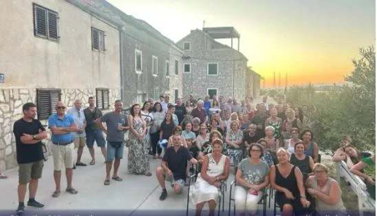 People from Krapanj gathered 