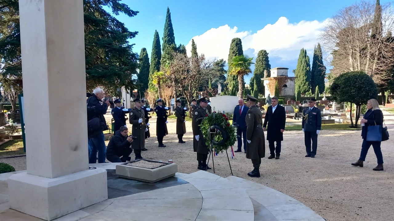 Predsjednik i vrhovni zapovjednik Oružanih snaga Zoran Milanović odao počast poginulim hrvatskim braniteljima