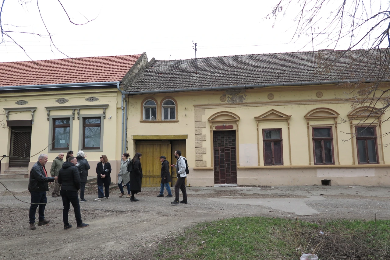 Bajmok, jedan od prvih smještaja Drežničana tijekom kolonizacije