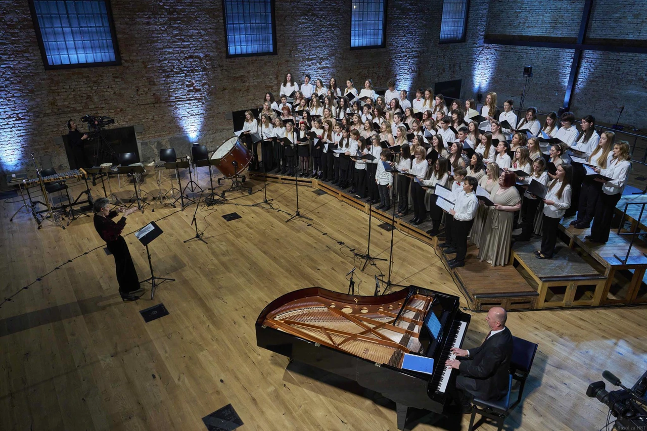 Nina Cossetto, Dječji zbor HRT-a, Vokalni ansambl Brevis, Davor Dedić