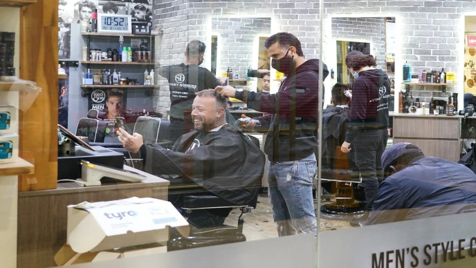 Neki su otvorili odmah nakon ponoći