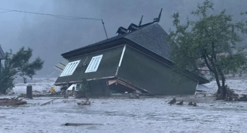 U poplavama u Rumunjskoj smrtno stradale tri osobe, stotine evakuirane