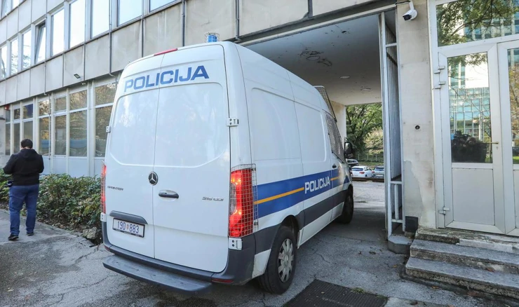 Policija