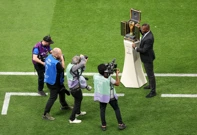 Marcel Desailly s peharom pobjednika, Foto: REUTERS/Molly Darlington