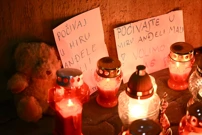Građani pale svijeće za žrtve napada u OŠ Prečko, Foto: Marko Lukunić/Pixsell