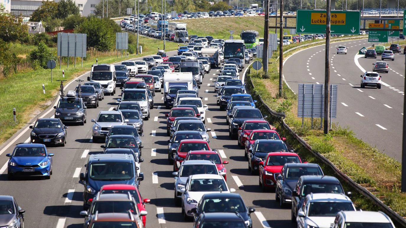 Kolone i povremeni zastoji na dionicama autocesta A1 i A3