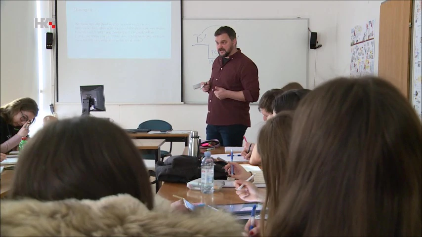 Kristian Novak sa studentima