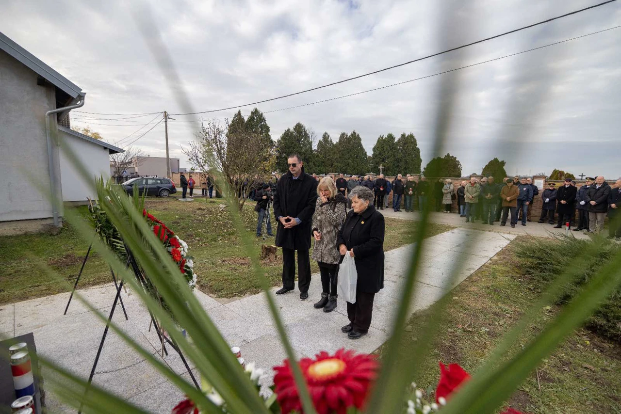 Odana počast poginulim braniteljima Antunovca
