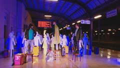 Sindikalni performans "Zadnji vlak za bolje normalno"