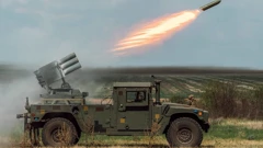 Pripadnici 3. jurišne brigade "Pomsta" Državne granične straže Ukrajine s hrvatskim VBR-om Rak-12