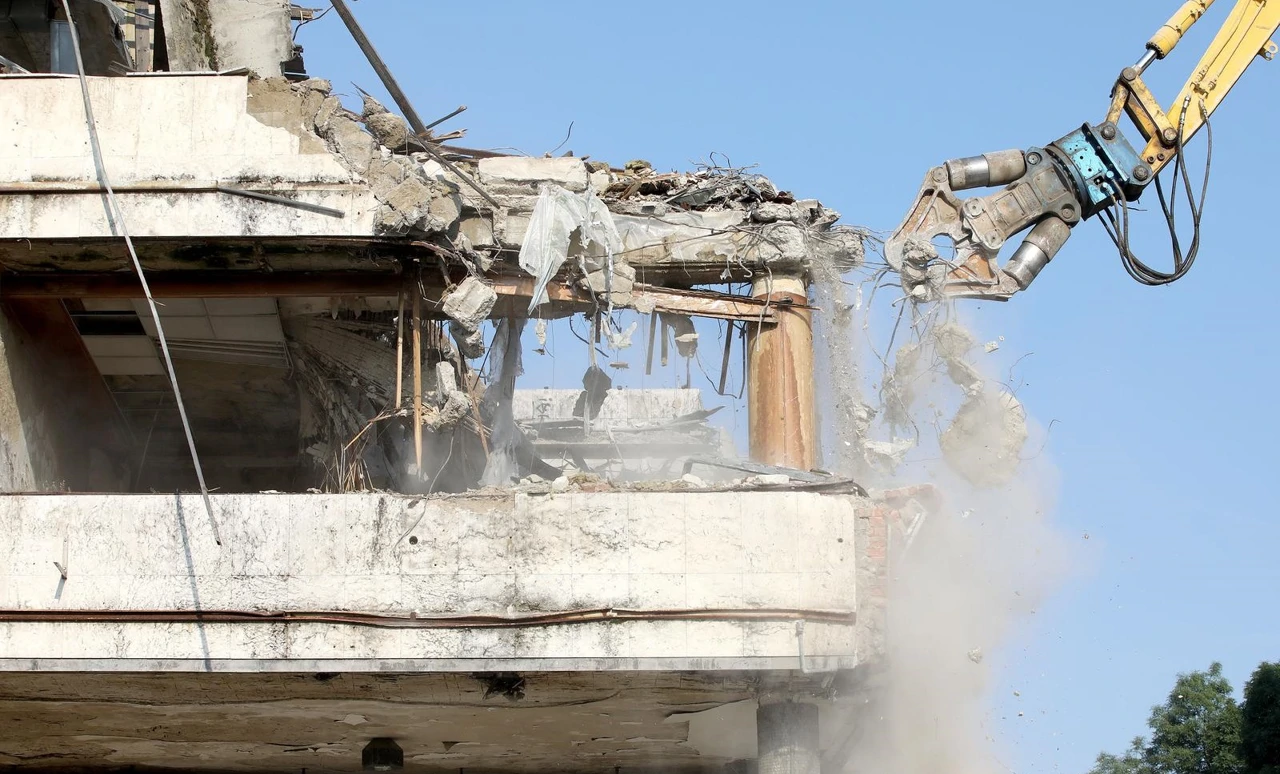Rušenje stare zgrade Zagrebačke banke u Paromlinskoj , Foto: Patrik Macek/PIXSELL