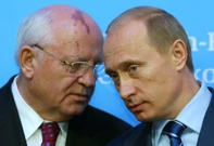 Mihail Gorbačov i Vladimir Putin u Schleswigu u prosincu 2004. godine, Foto: Christian Charisius/REUTERS