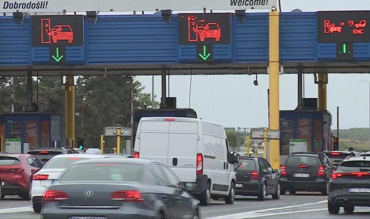 Produljeni vikend i kiša pogodovali gužvama na autocesti