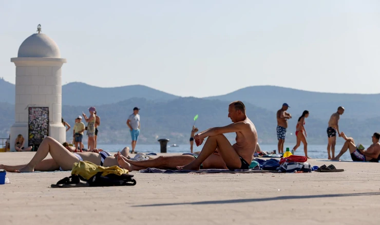 Kupanje na zadarskoj rivi 