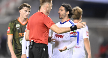 Hajduk - Osijek, sudac Patrik Pavlešić i Filip Krovinović 