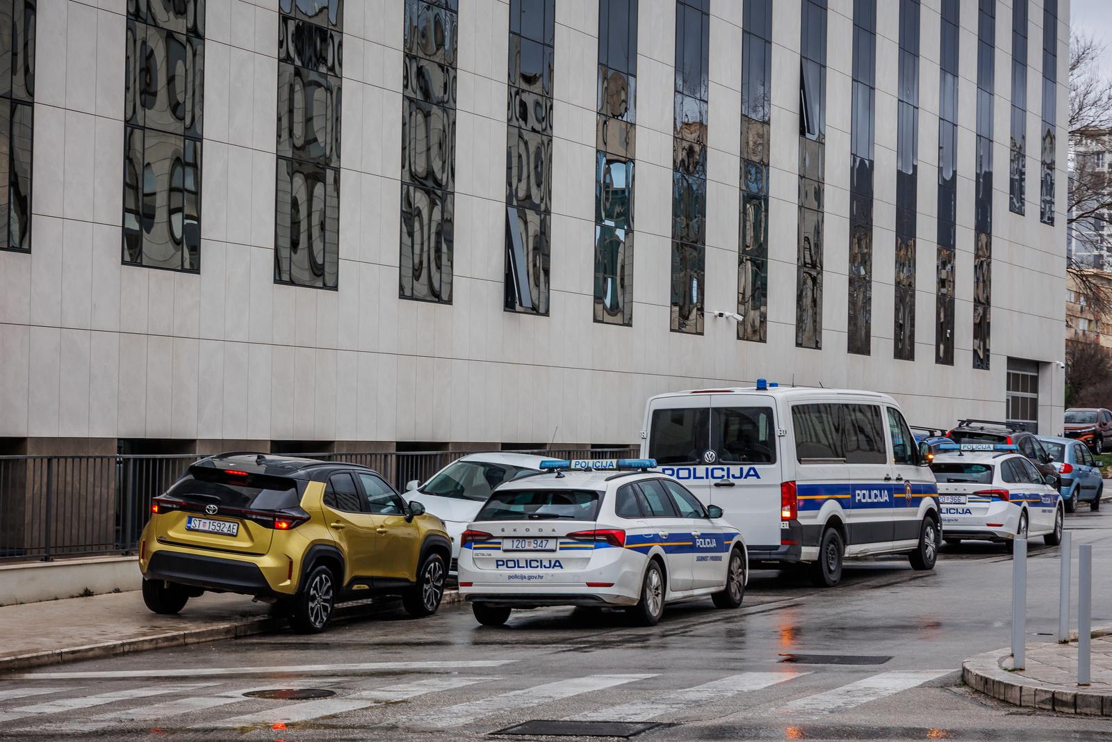 pxl 040226 145888494 20260204135010