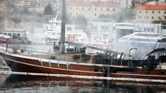  Šibenik: Izbio požar na turističkom jedrenjaku, očevid u tijeku , Foto: Duško Jaramaz/PIXSELL